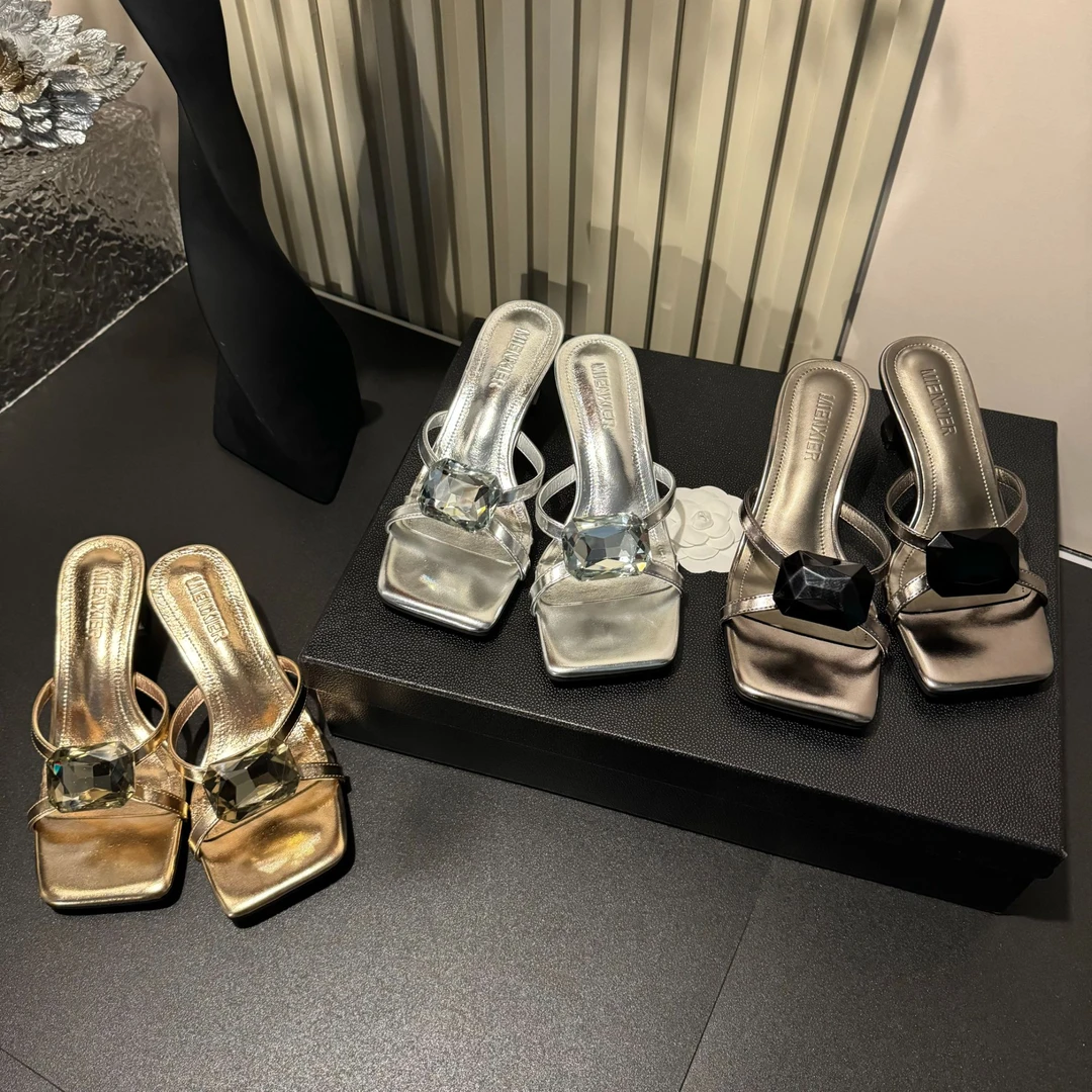 【现现】夏季新款绝美仙女风大水钻设计款外穿方头休闲爆款凉拖鞋