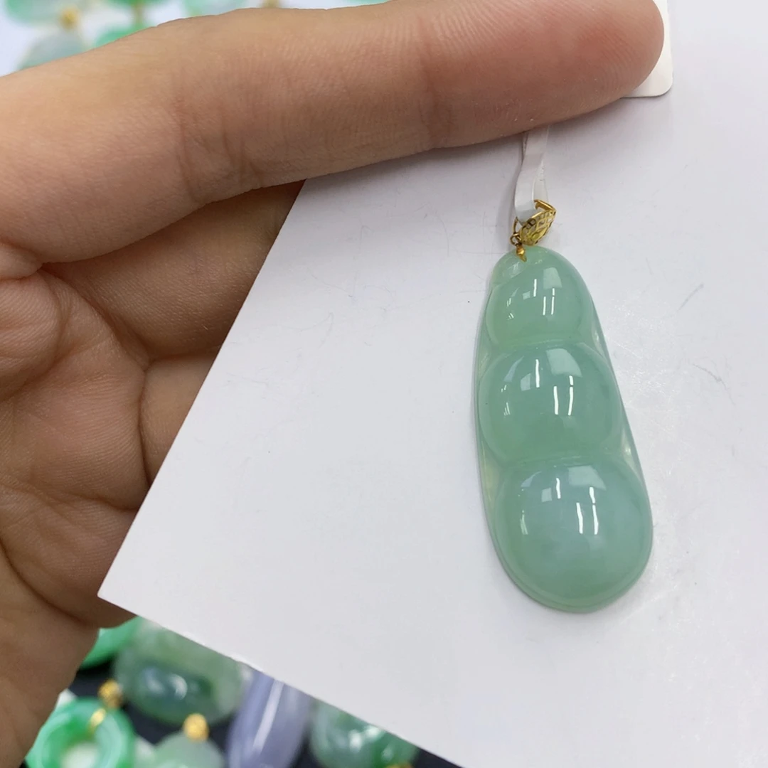 翡翠18K金镶嵌颈饰翡翠