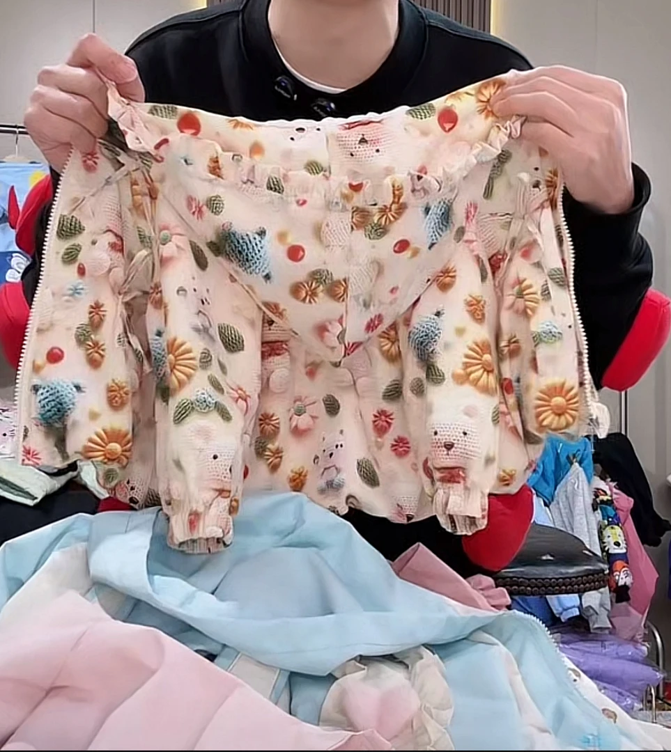 碎花宝宝印花春季女童普通外套秋季常规款印花小熊外套