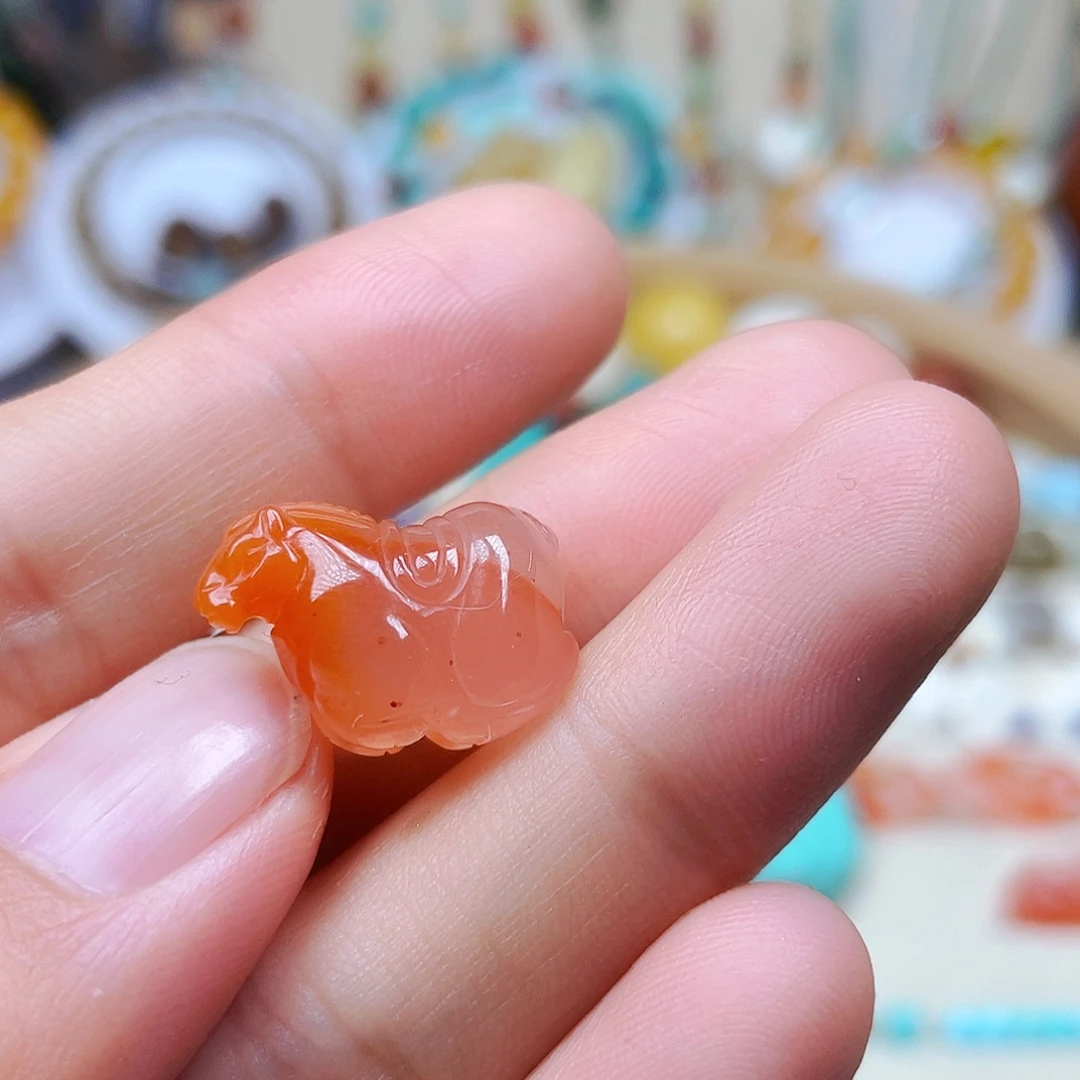 南红玛瑙未镶嵌挂件订制