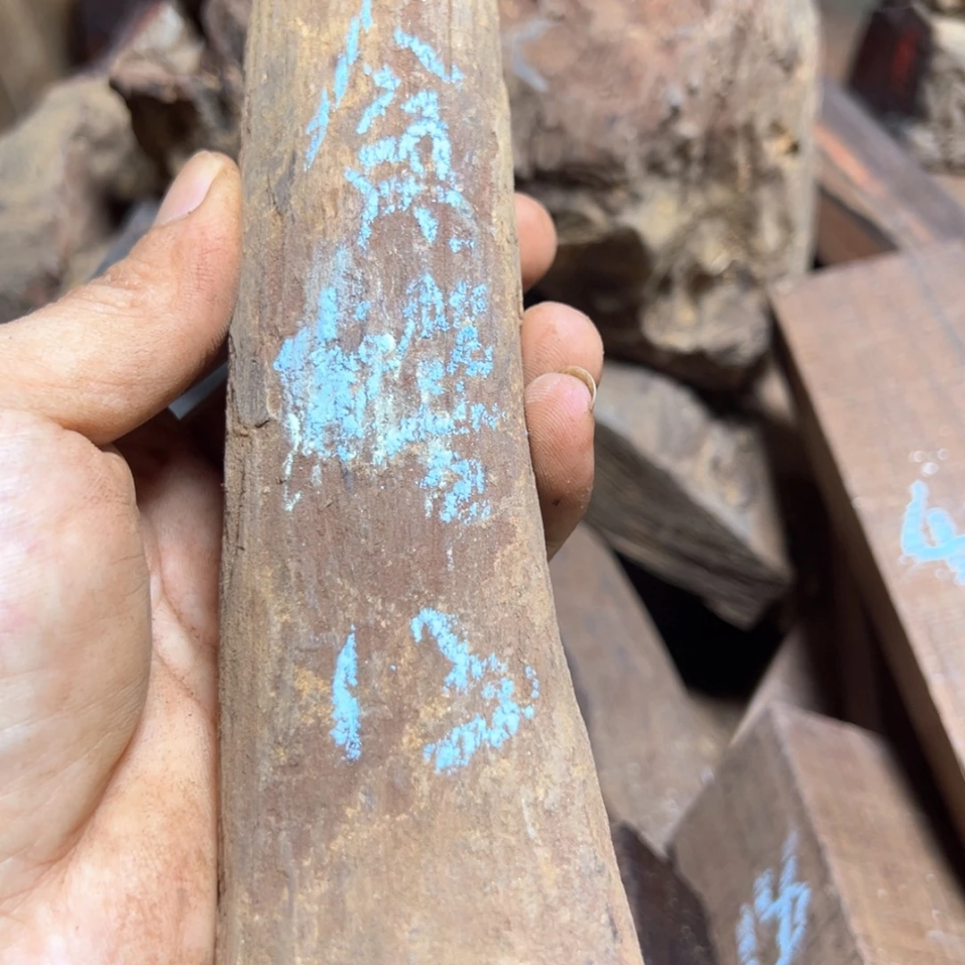 贪***️交趾黄檀（大红酸枝）