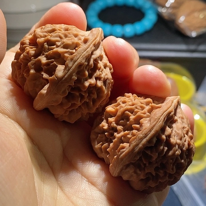 【闪购商品】吊坠文玩核桃笨***鸟皇冠