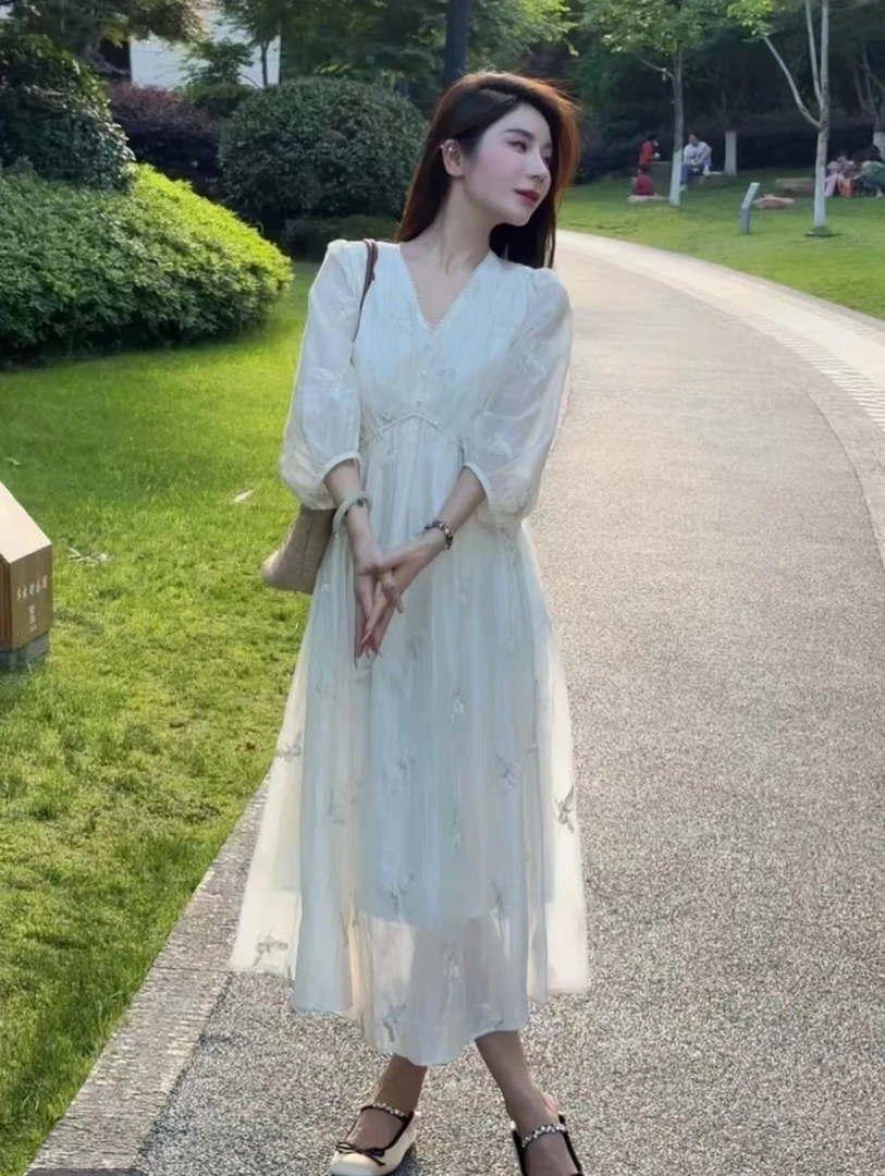 连衣裙女士2025夏季新款高端绣花宽松减龄气质过膝007