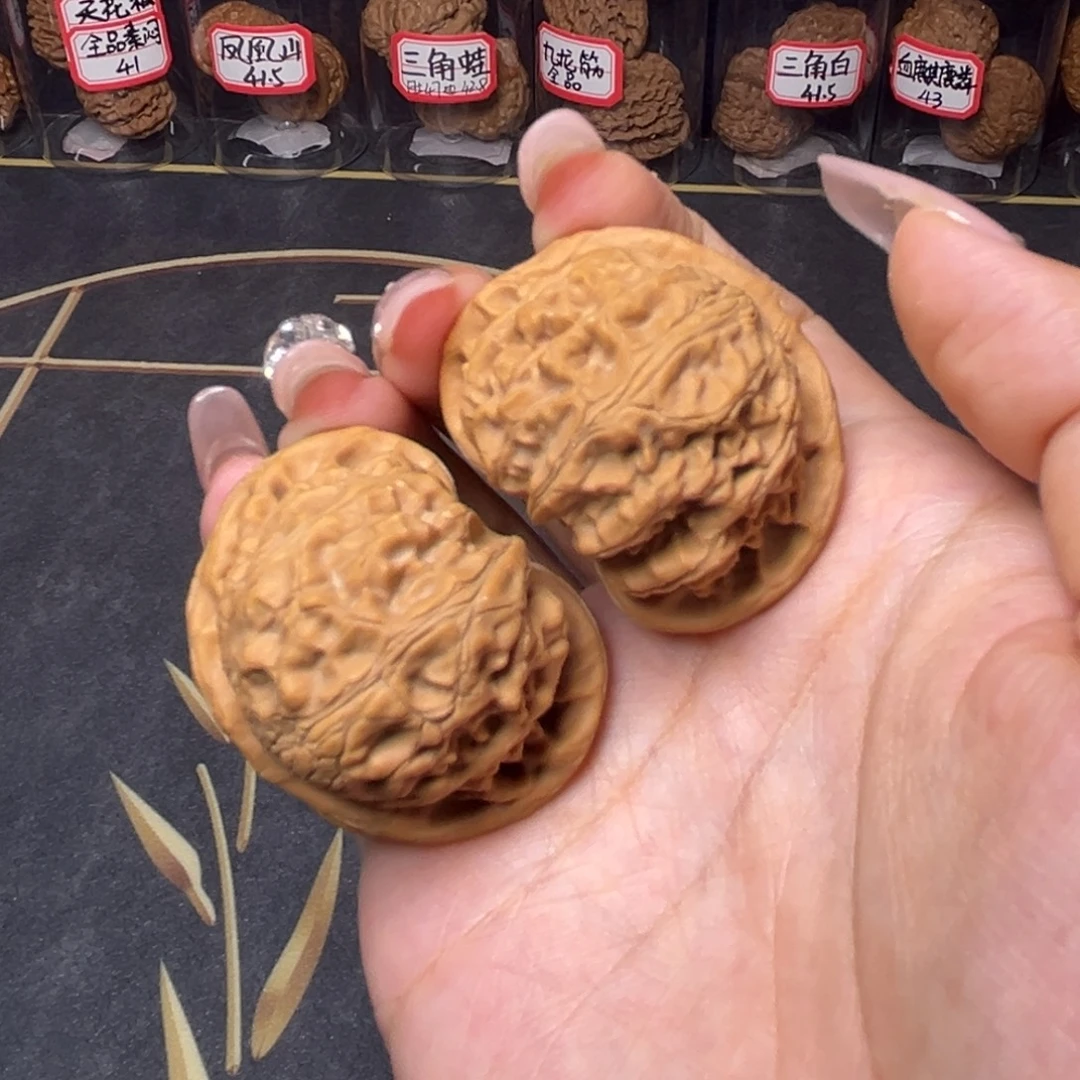 妞***版吊坠文玩核桃宫灯