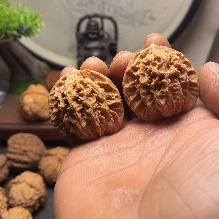 文玩核桃吊坠41蟠龙纹