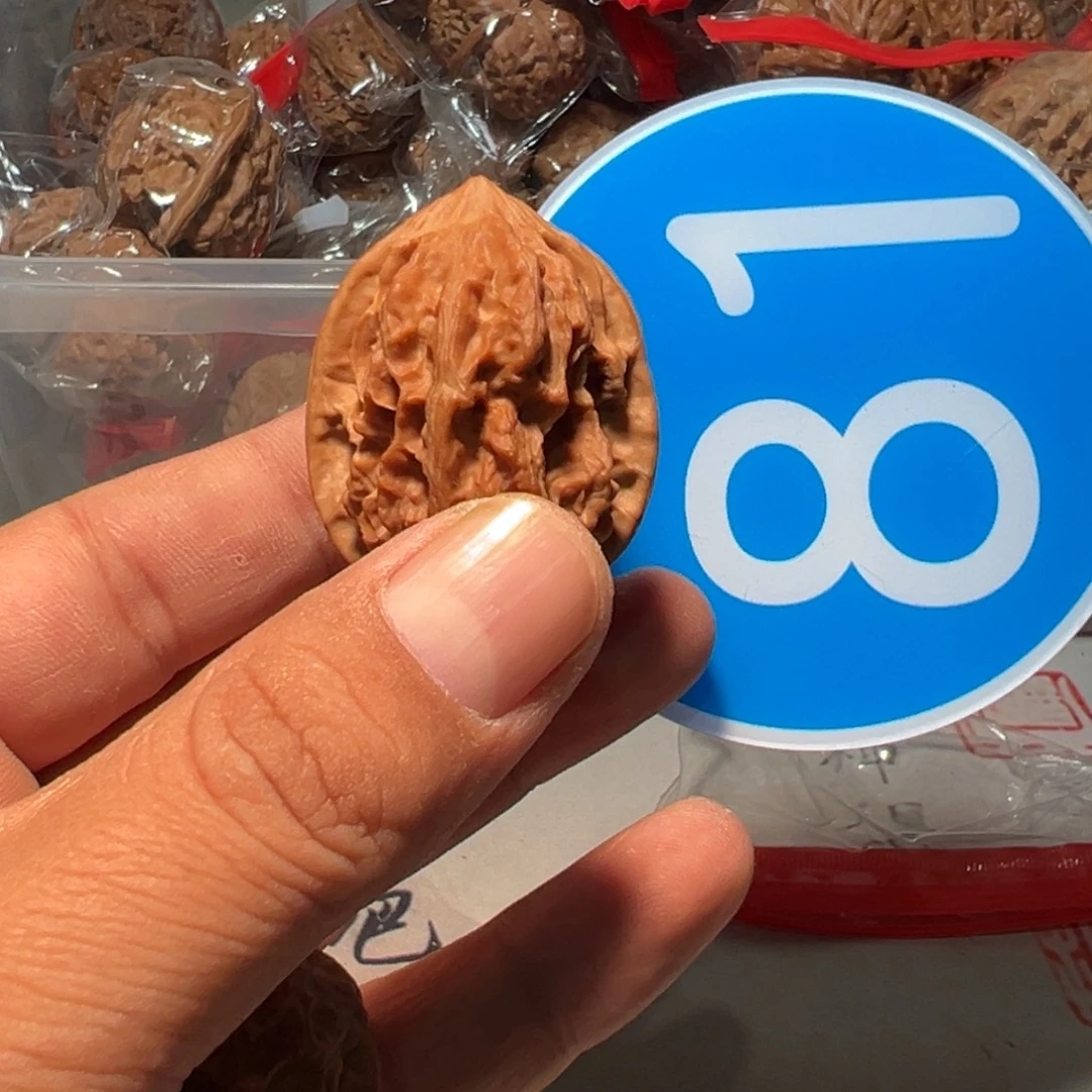 飞***鱼文玩核桃，蓝色81号