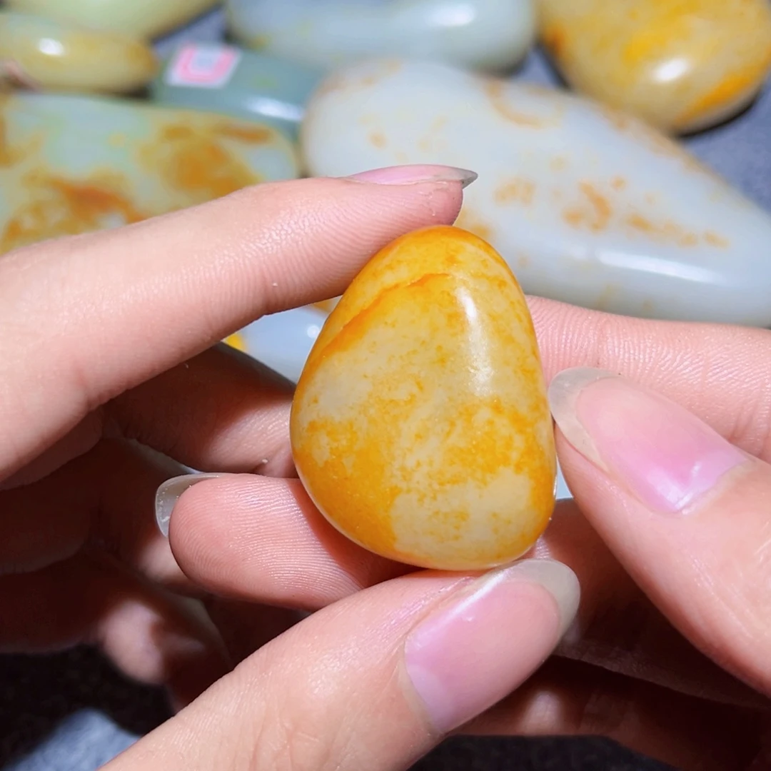 和田玉未镶嵌珠宝奇石