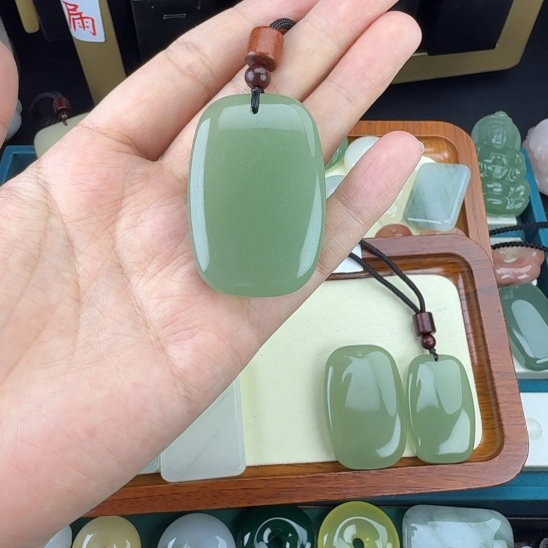 预***丶石英岩玉未镶嵌颈饰