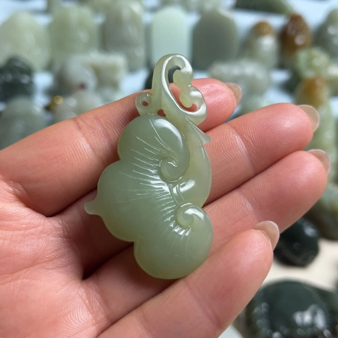 和田玉未镶嵌挂件