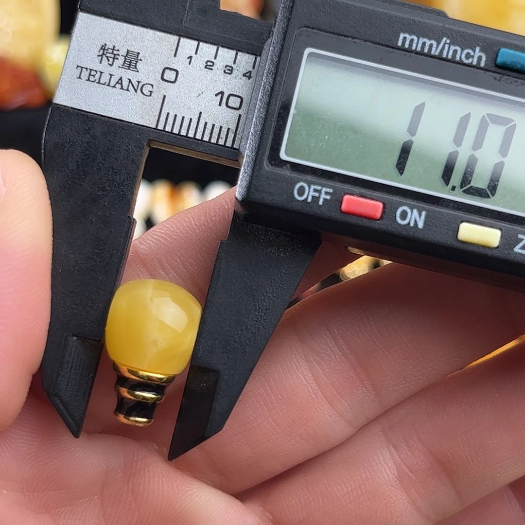 蜜蜡未镶嵌珠宝奇石