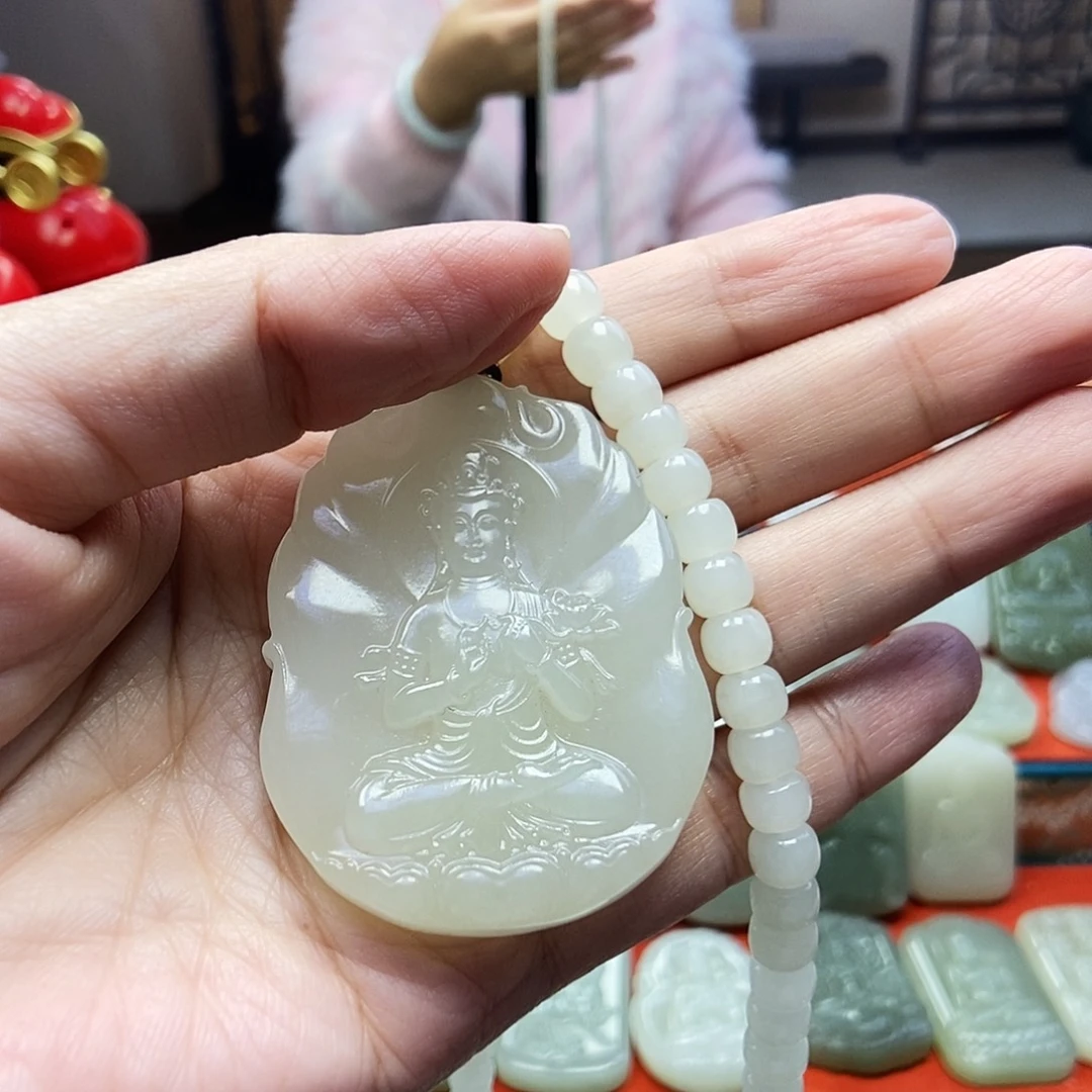 颈饰未镶嵌和田玉属马佩戴