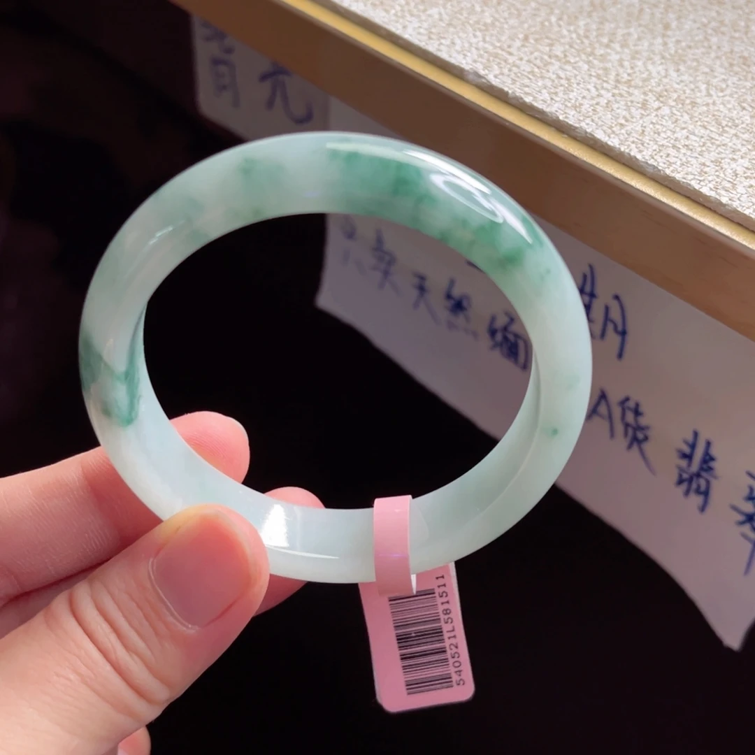 翡翠手镯未镶嵌手镯