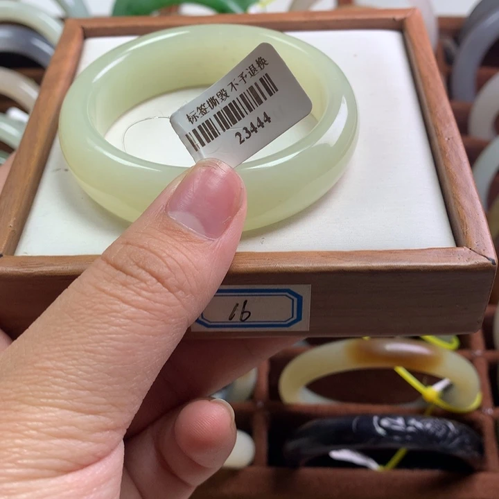 和田玉手镯未镶嵌51