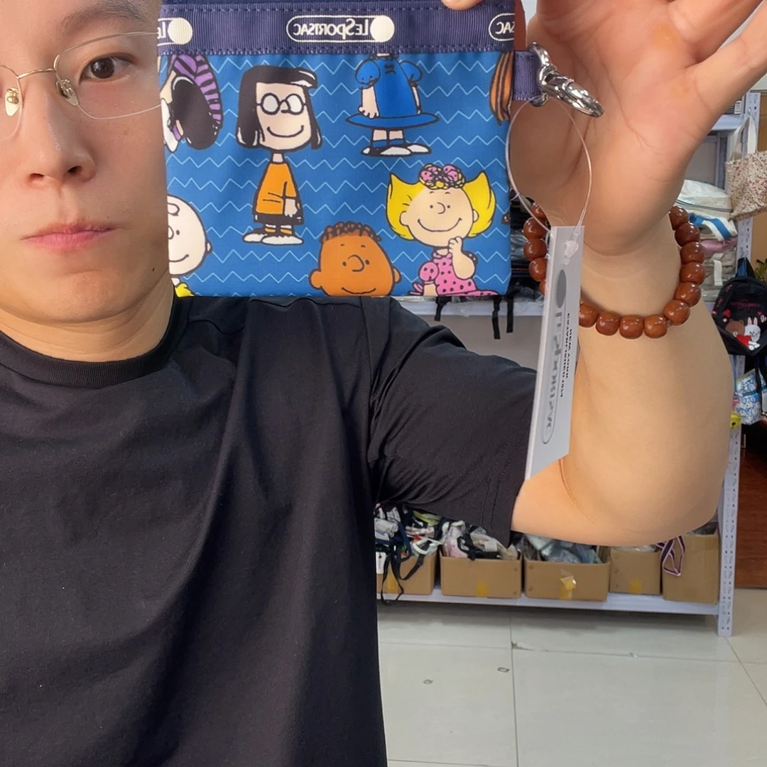 PU化妆包等产品和产品