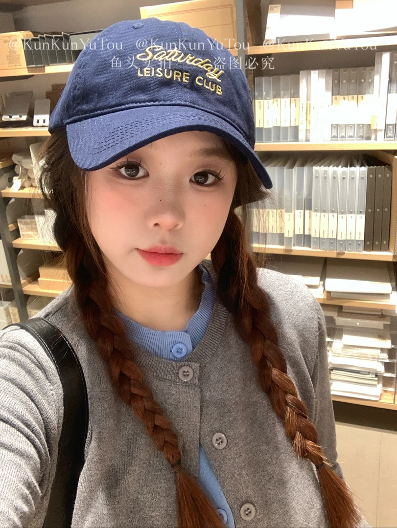 困困鱼头 SaturdayClub字母刺绣软顶棒球帽拼接撞色百搭显脸小帽