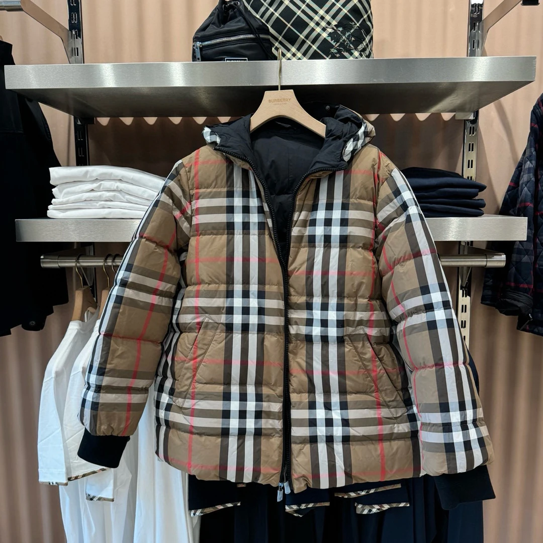 未使用 BURBERRY/博柏利 大码清仓 男款连帽两件套羽绒服81052351