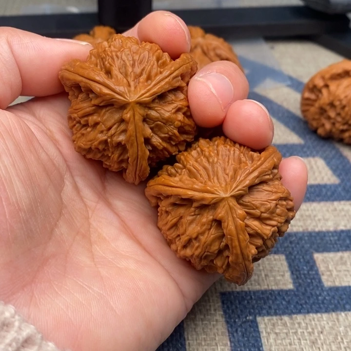 吊坠文玩核桃七*三棱