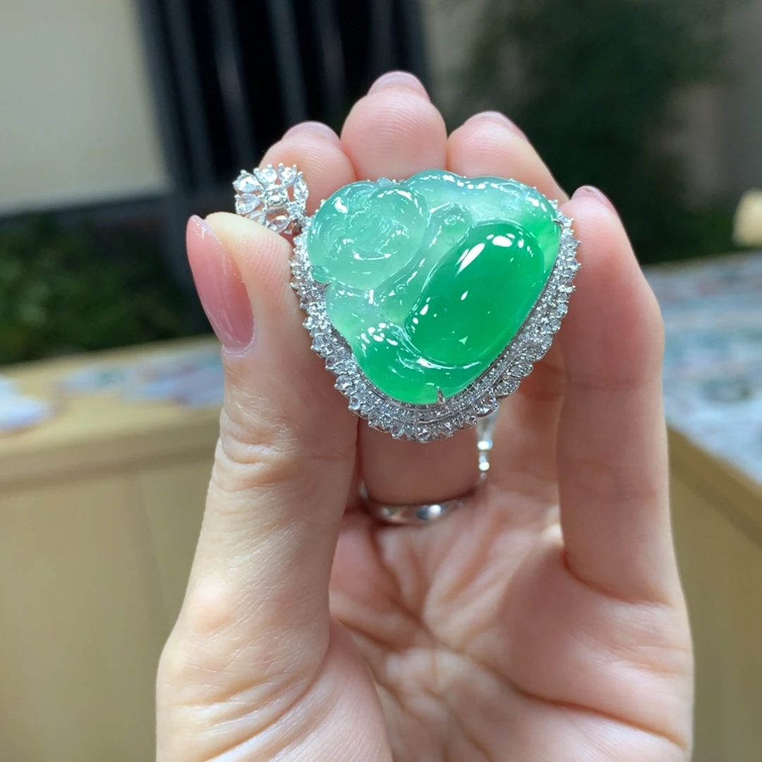 18K金镶嵌挂件翡翠男**舍不退不换