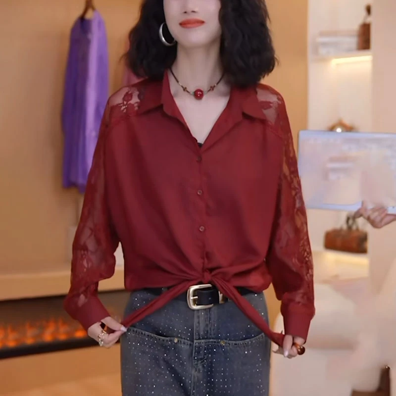 女士红色衬衫2025秋夏季新款设计感洋气减龄休闲蕾丝花边镂空上衣