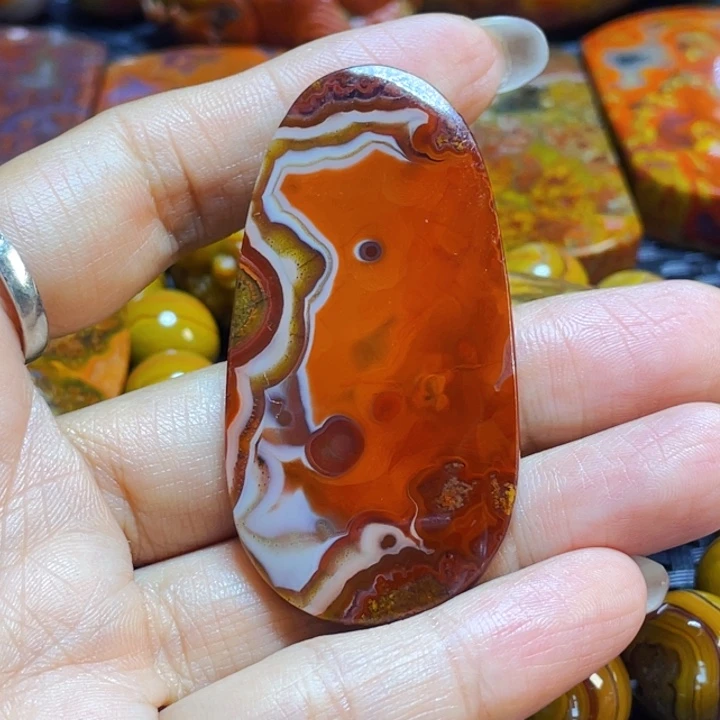 玛瑙/玉髓战国红吊坠未镶嵌北****司