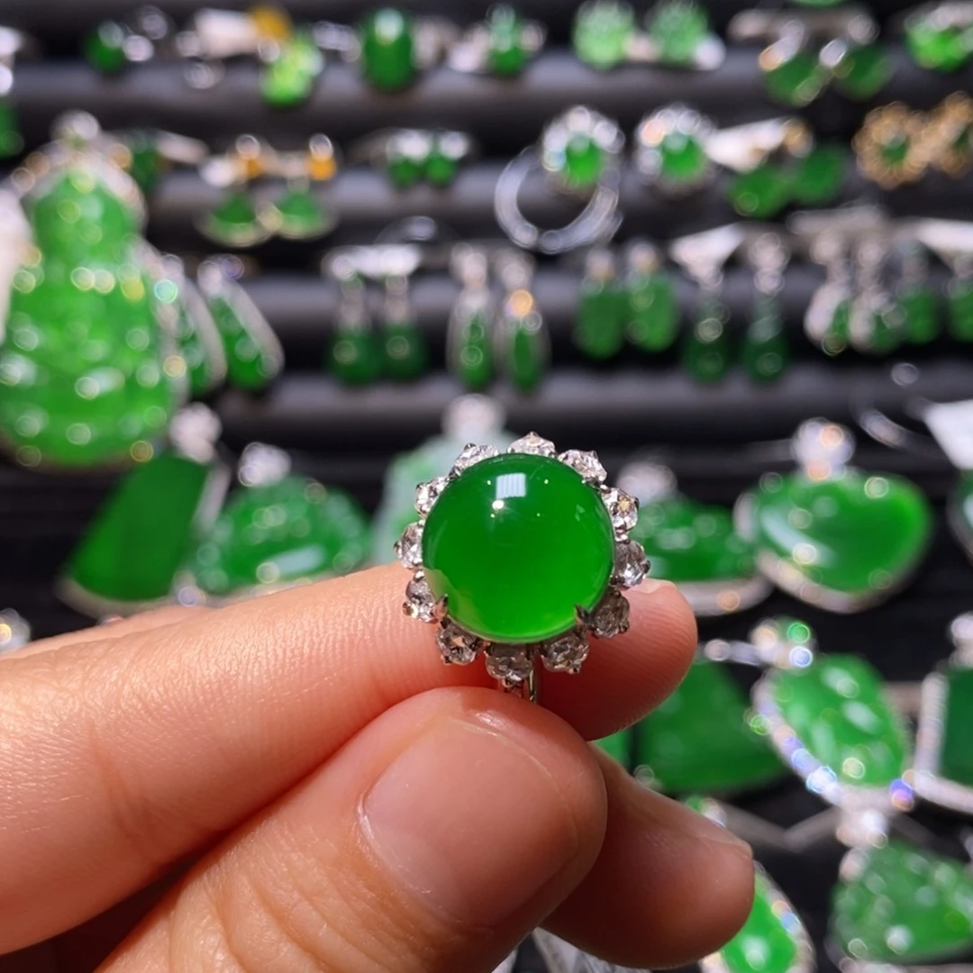 翡翠戒指18K金镶嵌天然翡翠