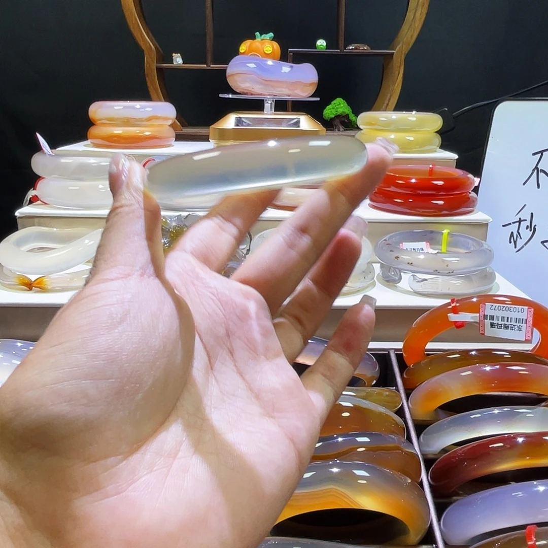 手镯玛瑙/玉髓未镶嵌
