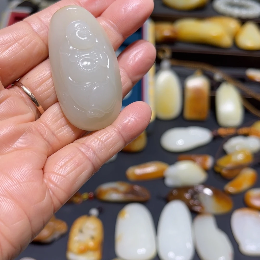 和田玉未镶嵌颈饰