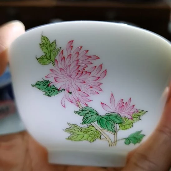 杯玉泥胎粉彩菊花杯