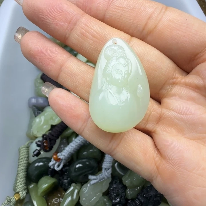 和田玉未镶嵌珠宝奇石