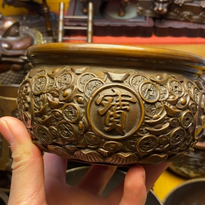 铜器摆件做工精良