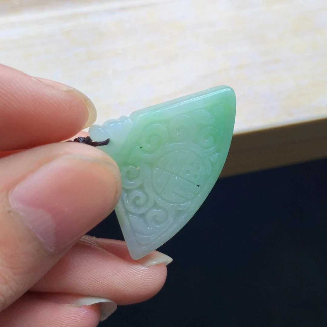 颈饰未镶嵌翡翠手串