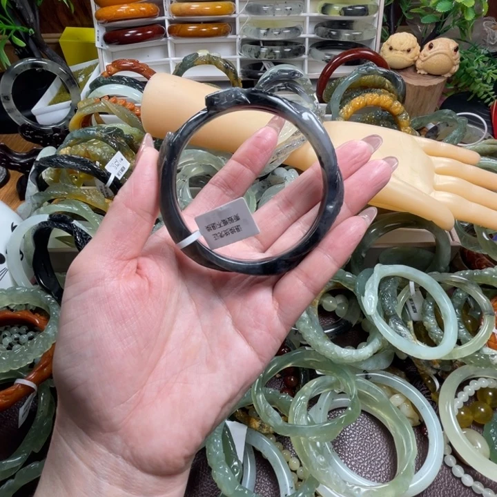 未镶嵌蛇纹石玉手镯