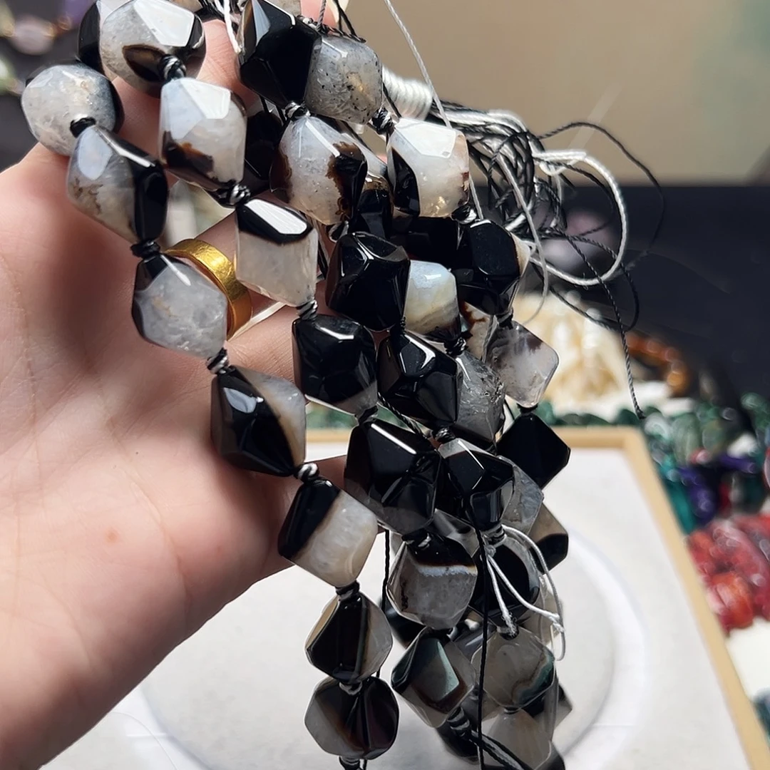 玛瑙/玉髓合金珠宝半成品j60 17.8*13.5m 水晶玛瑙共生切面一条