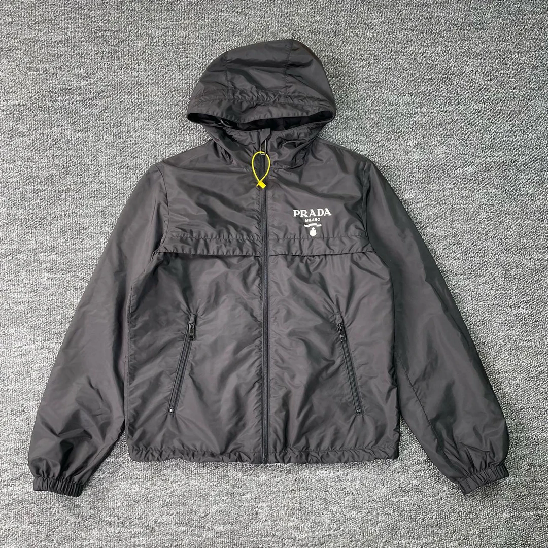 全新未使用 Prada/普拉达 8815印花连帽夹克外套/44码/99新