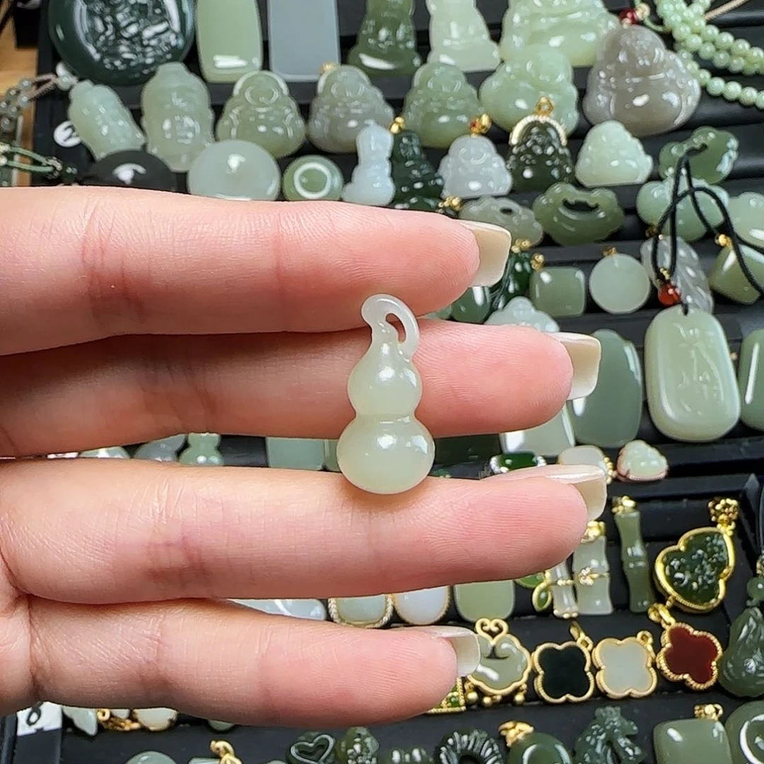 颈饰未镶嵌和田玉