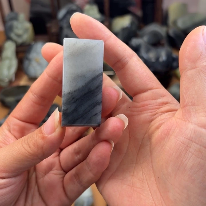 和田玉未镶嵌颈饰印章