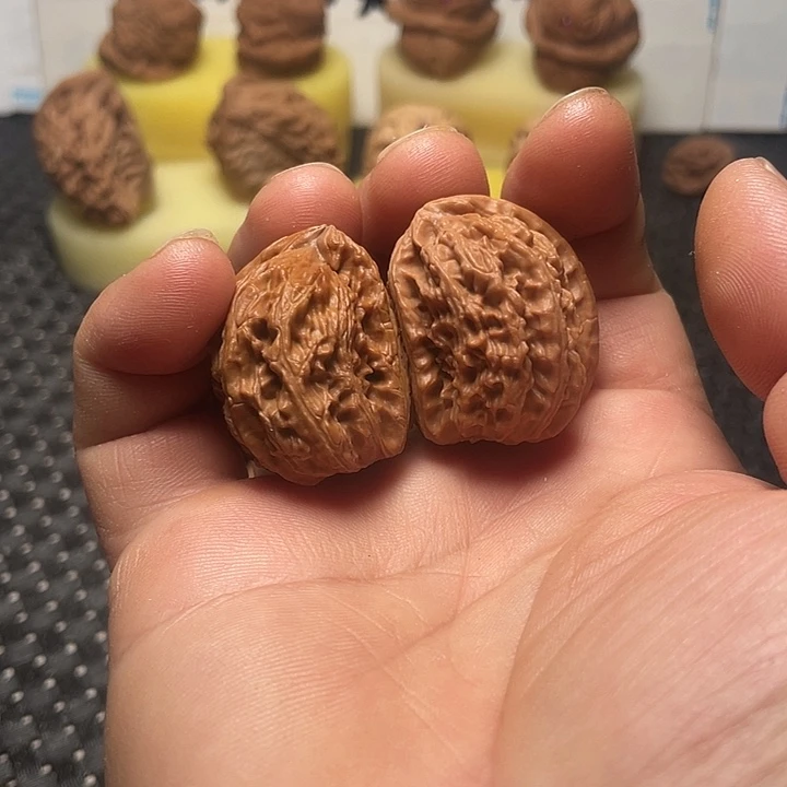 把件文玩核桃白狮子半壁异形