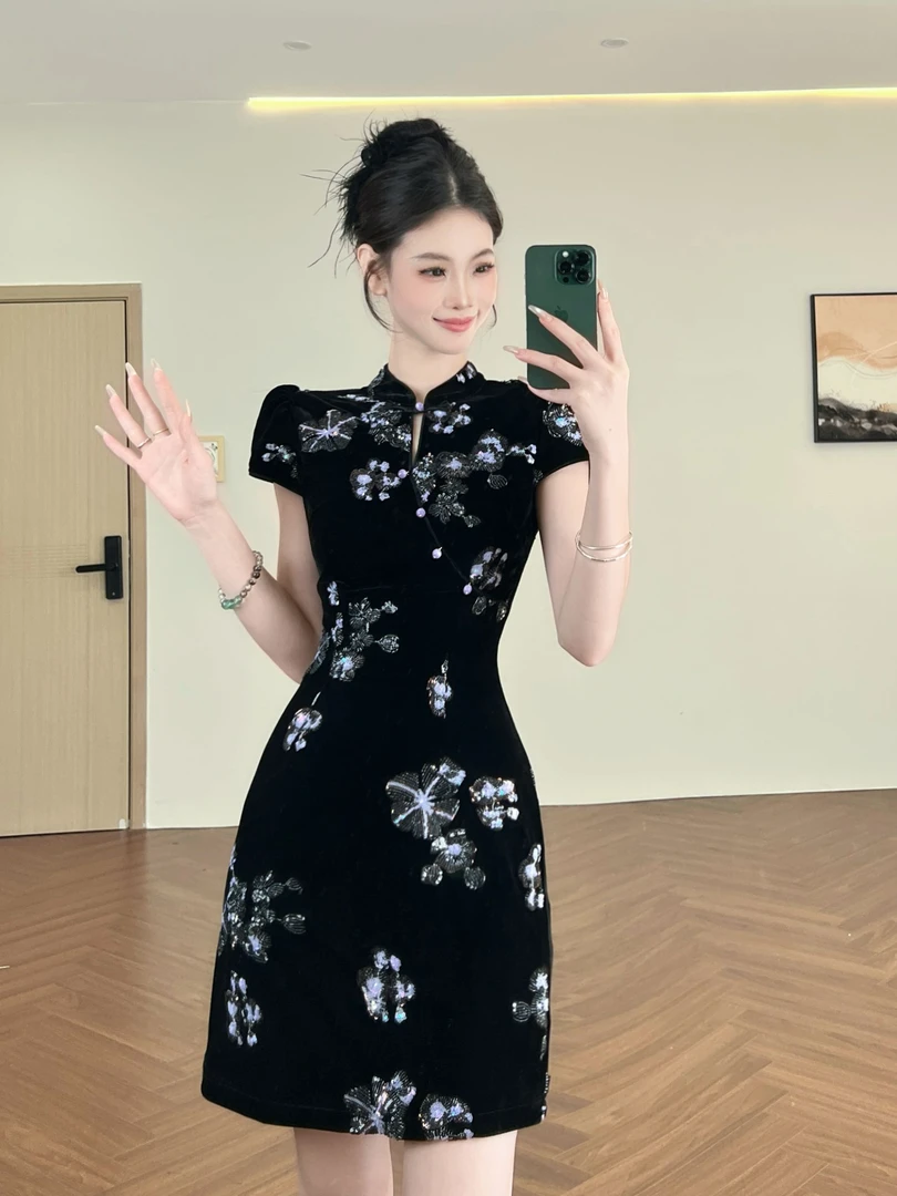 周子仪黑色丝绒连衣裙女夏季2025年新款气质高级感裙子