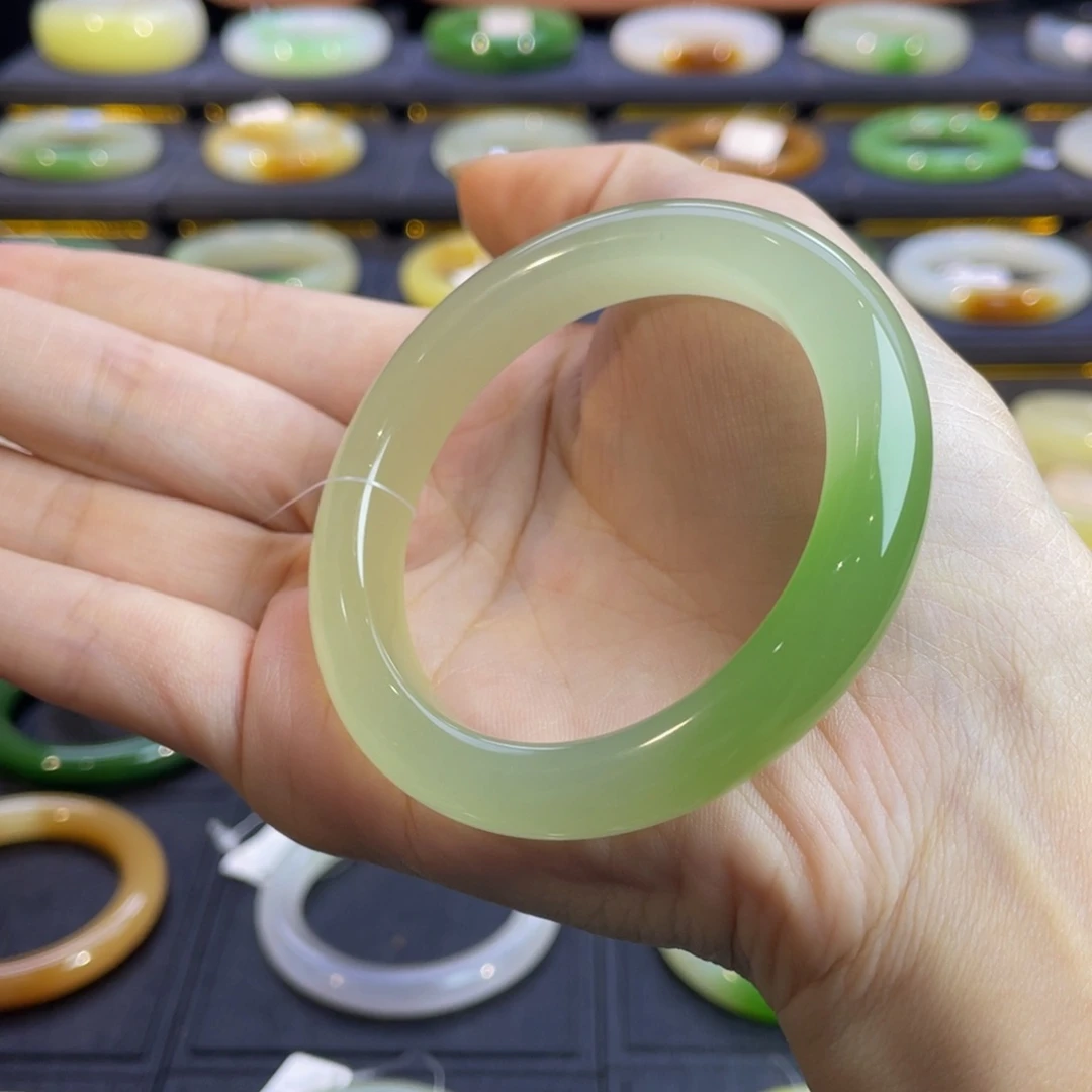 和田玉未镶嵌手镯-孤品！收藏品！大冰块！高冰翠青