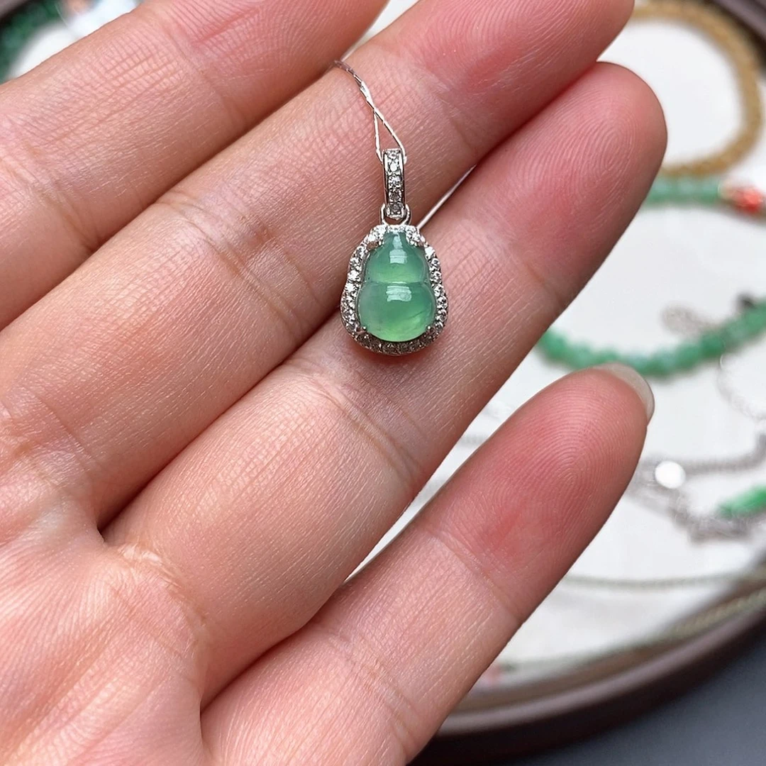翡翠银S925镶嵌颈饰葫芦吊坠
