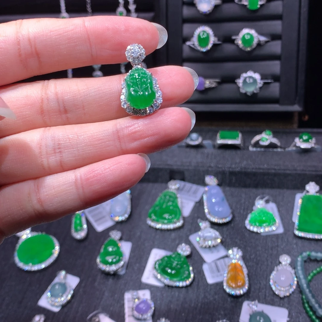 翡翠银S925镶嵌颈饰翡翠