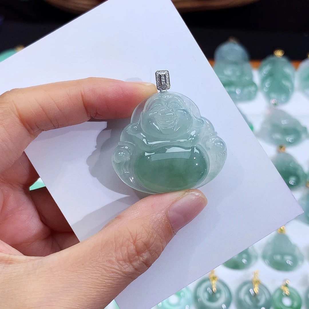 翡翠18K金镶嵌颈饰翡翠吊坠