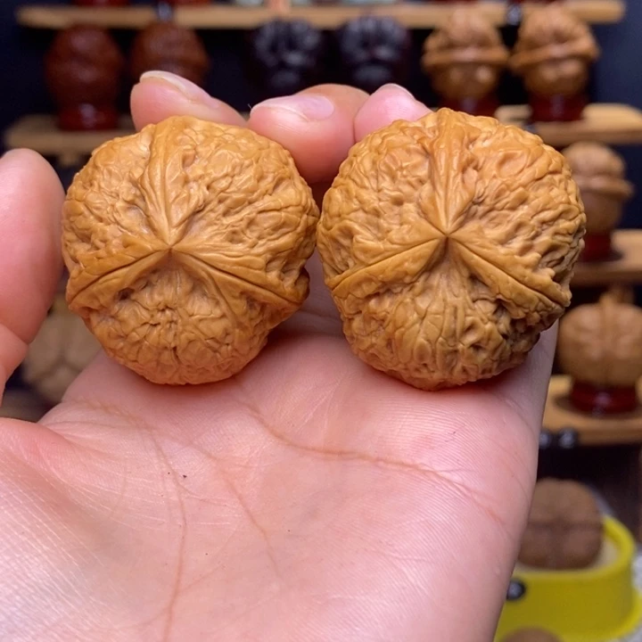 文玩核桃把件金鼎三棱14