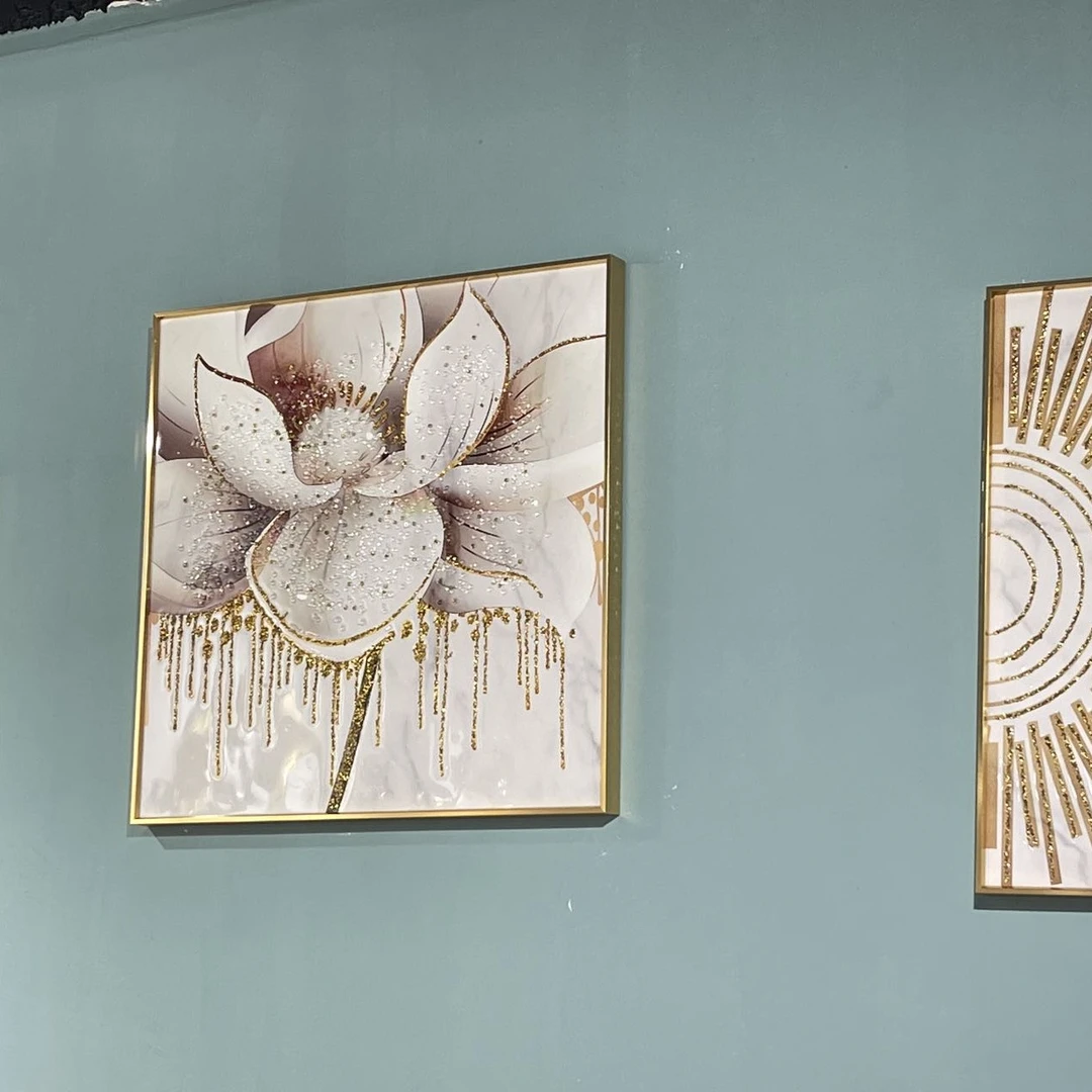 白色三件套 挂墙表