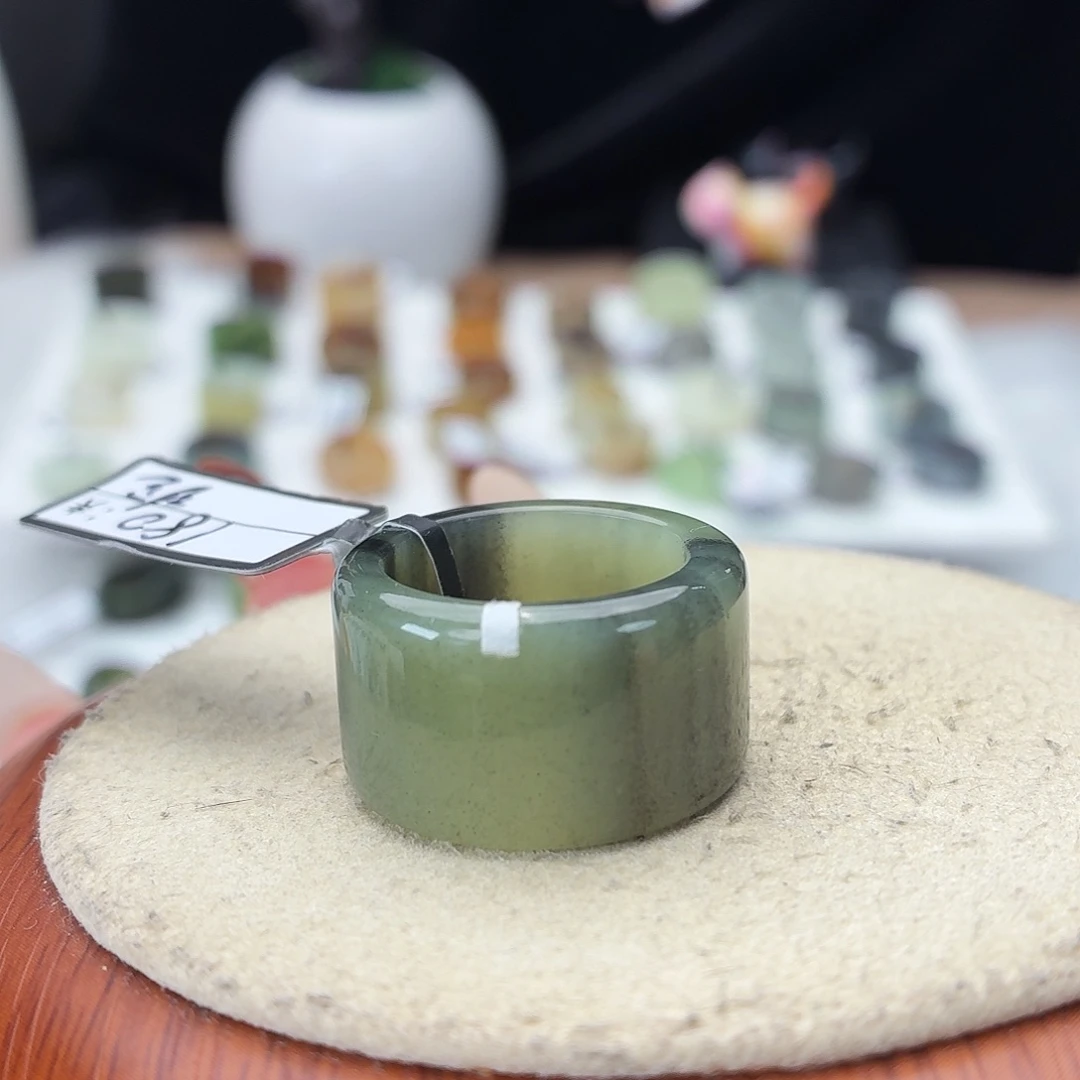 未镶嵌戒指和田玉c57青花圆切18.2不退换