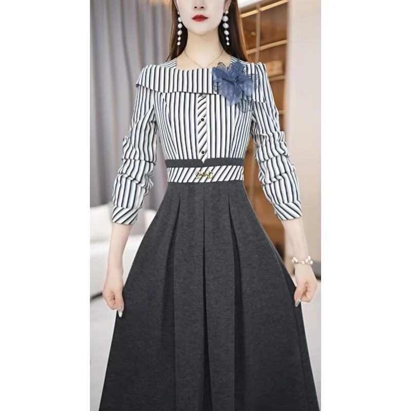 H224设计感2025春季新款收腰减龄条纹拼接中长连衣裙