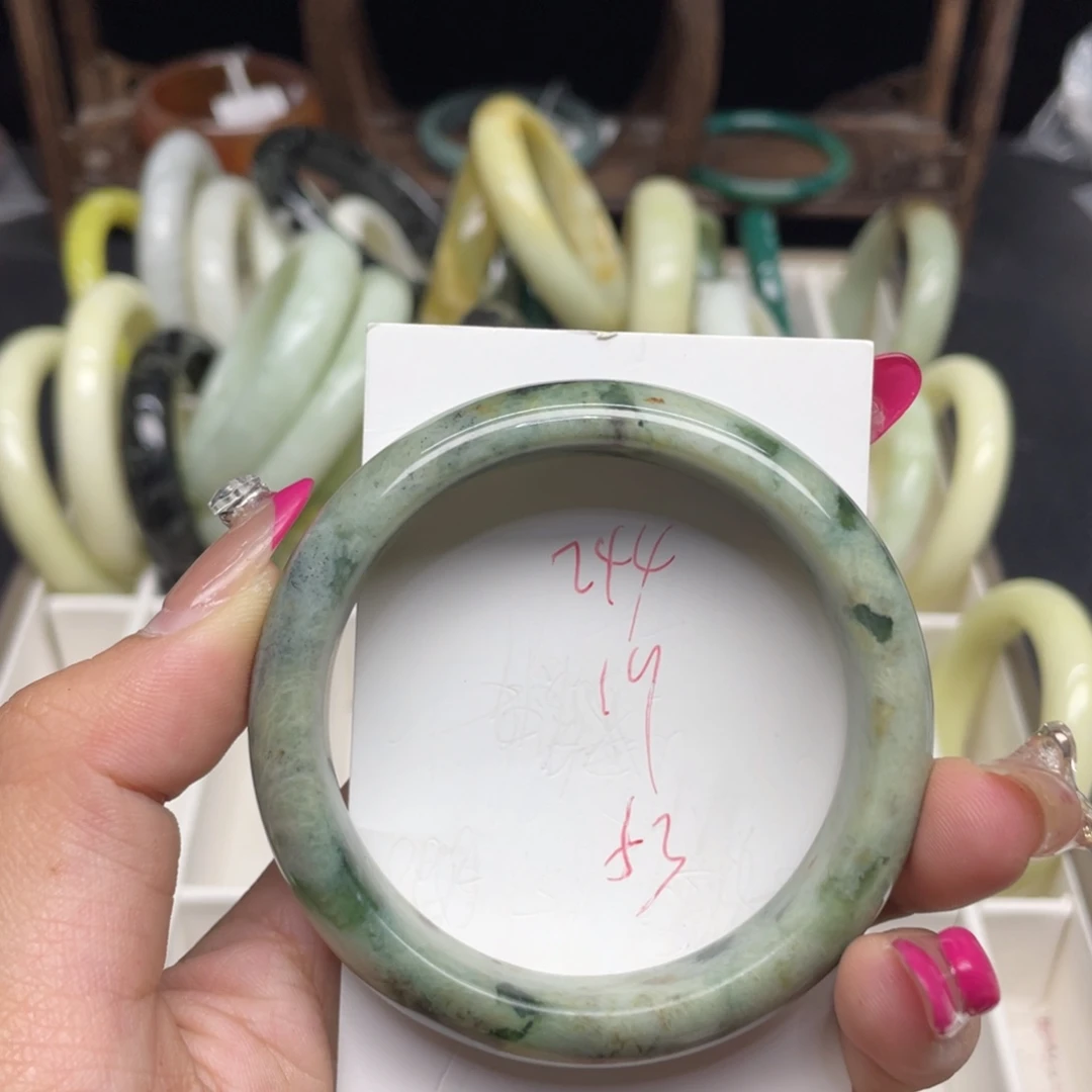 未镶嵌蛇纹石玉手镯