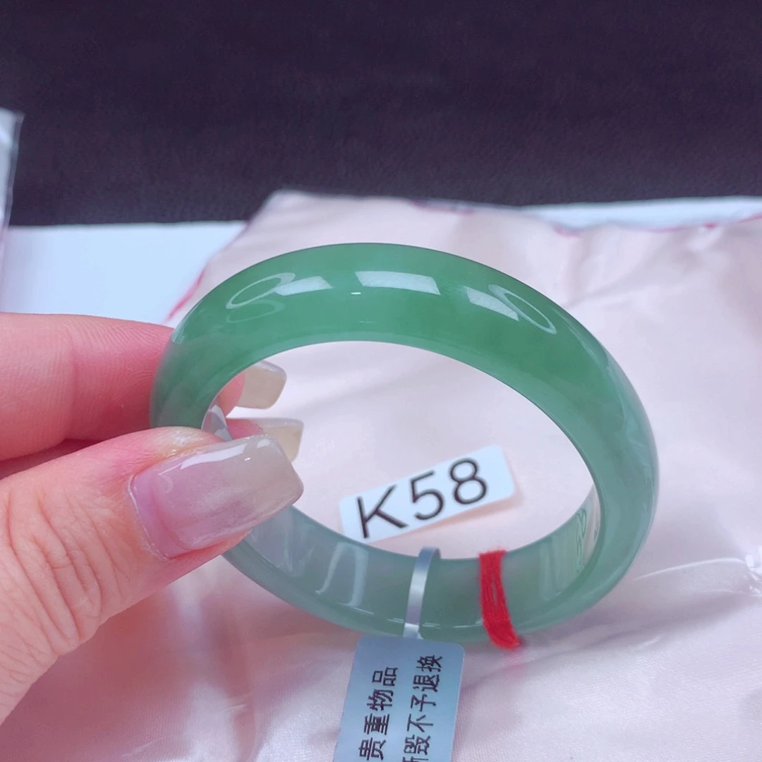 翡翠手镯未镶嵌手镯88