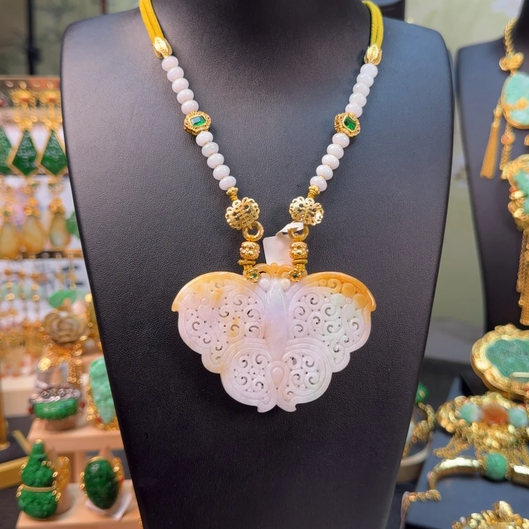 翡翠未镶嵌颈饰福利款蝴蝶套装