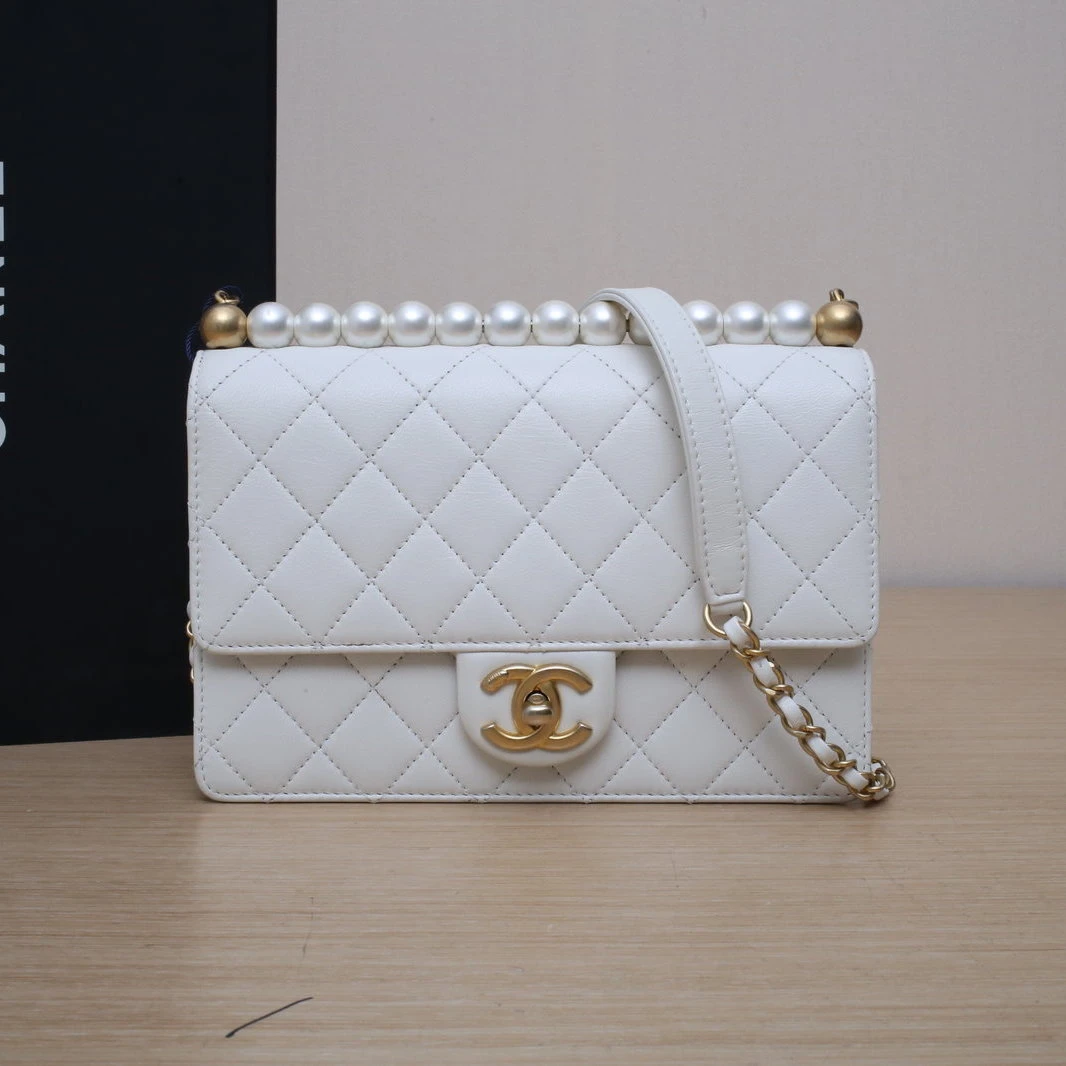 95新 Chanel/香奈儿 【黑黑】19SS CF 口盖包 白色 29开 金扣